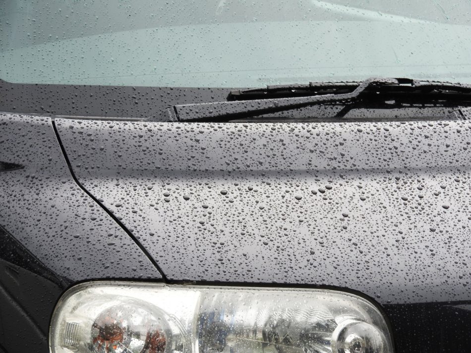 車を雨や汚れから守りたい 車を襲う頑固な汚れと落とし方とは
