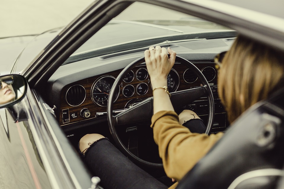 車が好きな女性の性格は 乗っている車で性格がわかっちゃう